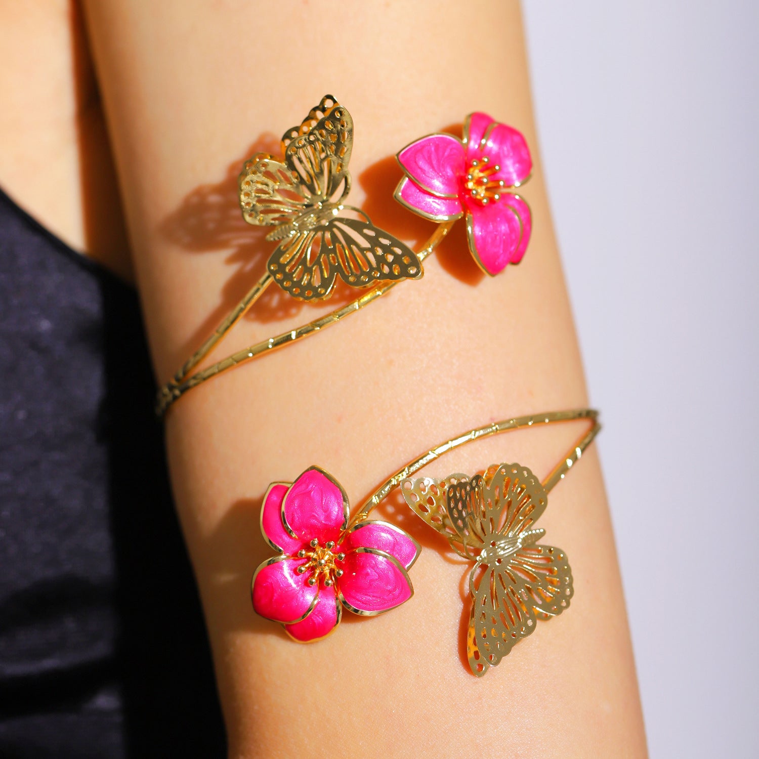 Wholesale Gold Butterfly Rhinestone Open Arm Cuff Metal Flower Hollow Design Fashion Jewelry Accessory Everyday Wear Gift Boutique Resale
