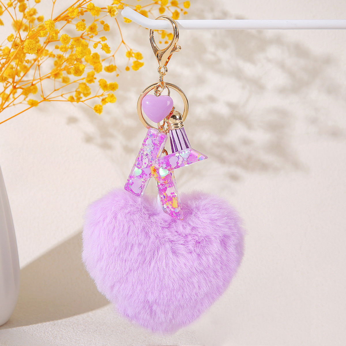 Wholesale in stock Love Shape Hair Ball Letter Keychain Wholesale Glue Sequins 26 Letter Key Ring Girl Backpack Decoration