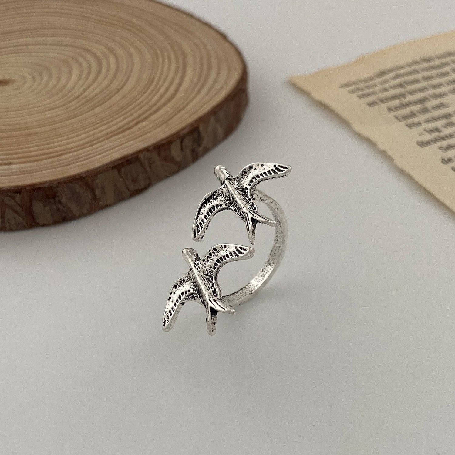 Wholesale Retro creative flying bird ring for women