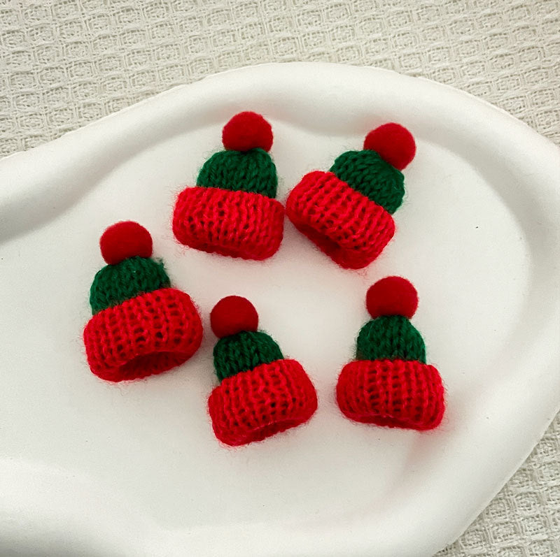 Wholesale Christmas DIY Wool Mini Knitted Finger Hat Doll Accessories