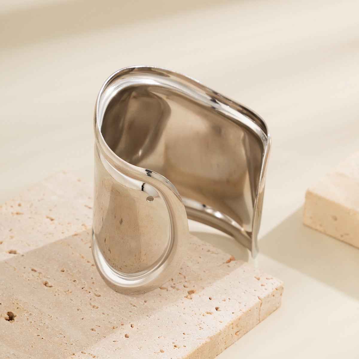 Wholesale Geometric Metal Corrugated Retro Irregular Exaggerated Three-dimensional Wide Bracelet