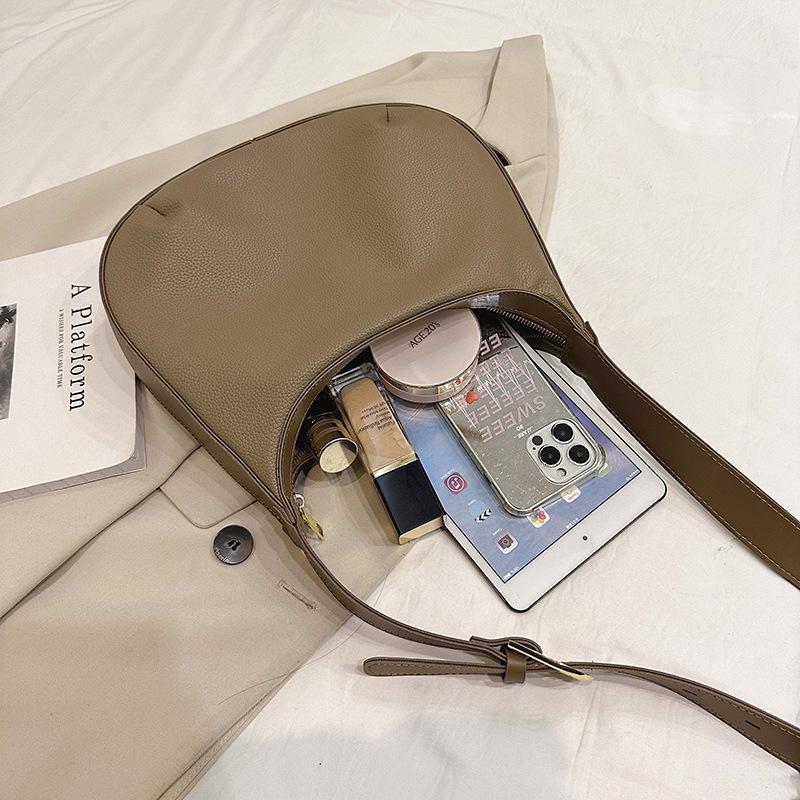 Wholesale PU Simple Messenger Bag