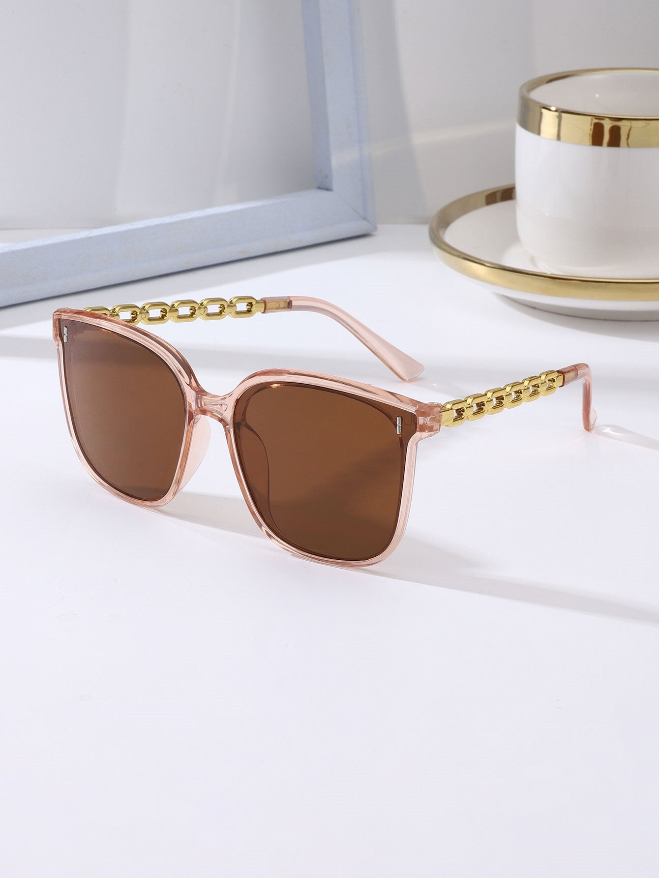 Wholesale Large frame chain leg sunshade sunglasses