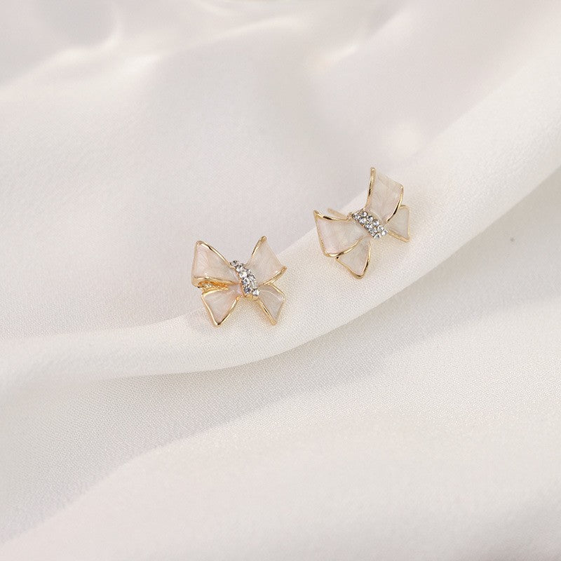 Wholesale French Retro Vintage Flower Pearl Earrings