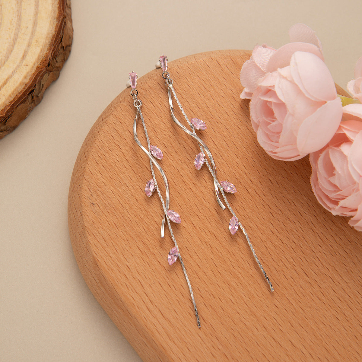 Wholesale Summer style long earrings leaf tassel earrings