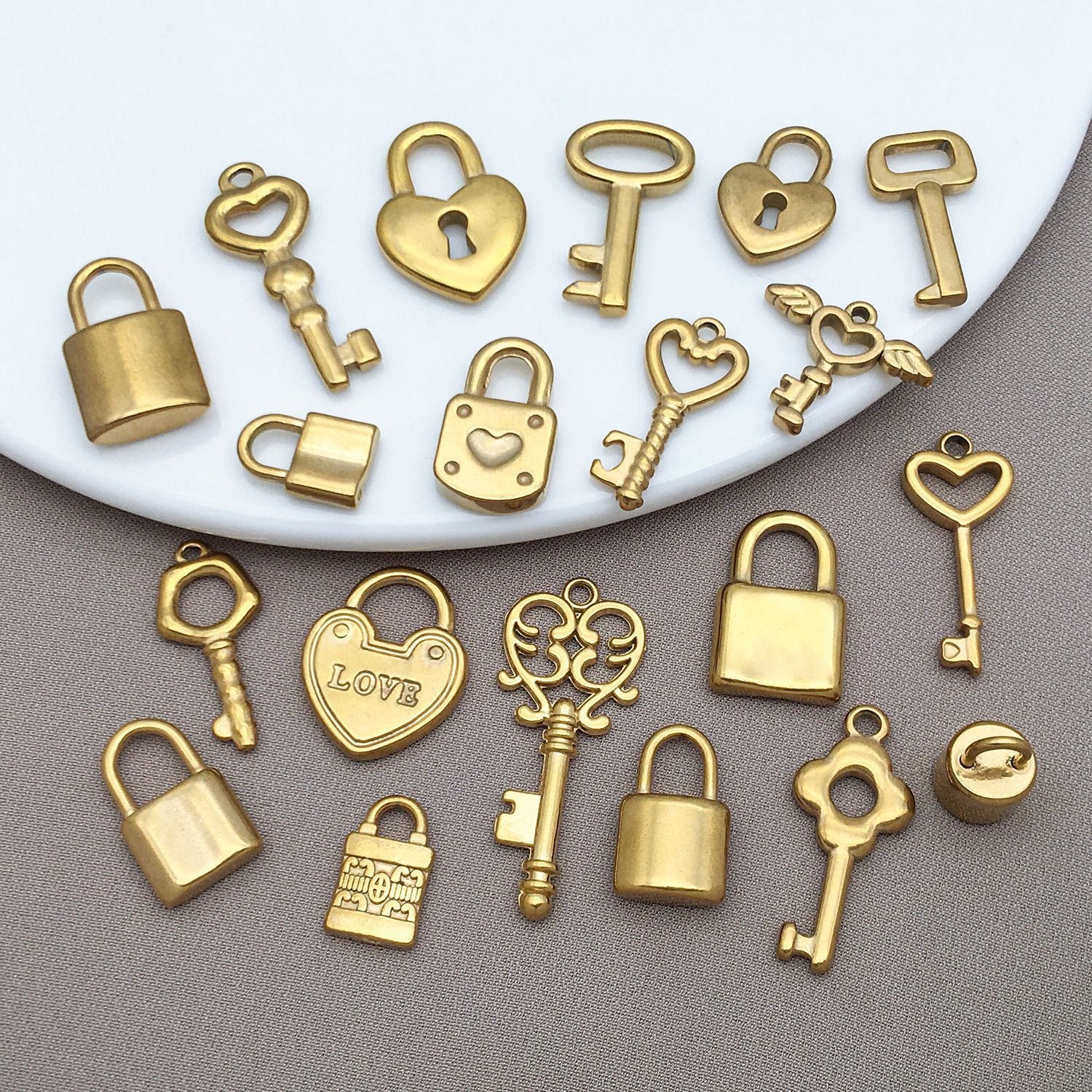 Wholesale Smooth Love Key Love Lock Stainless Steel Pendant