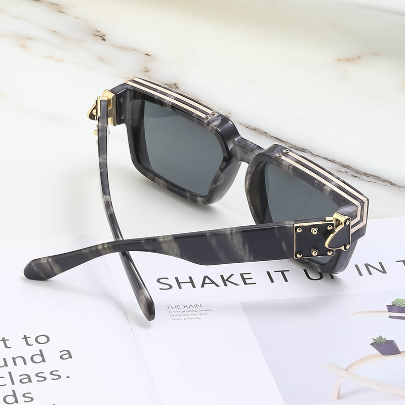 Wholesale Trendy square frame sunglasses for men and women
