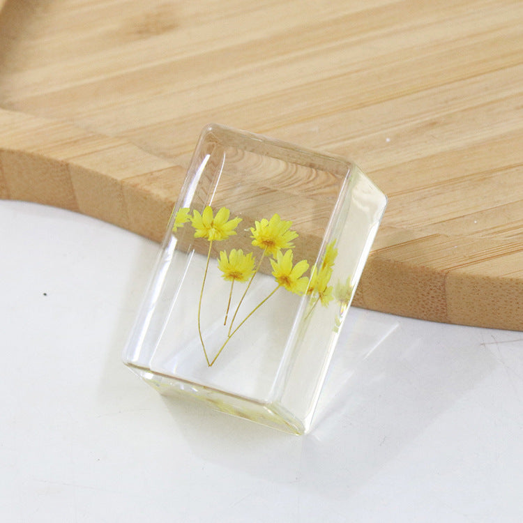 Wholesale 6pcs Small Star Flower Resin Crafts Real Flower Handmade Dripping Glue Ornaments