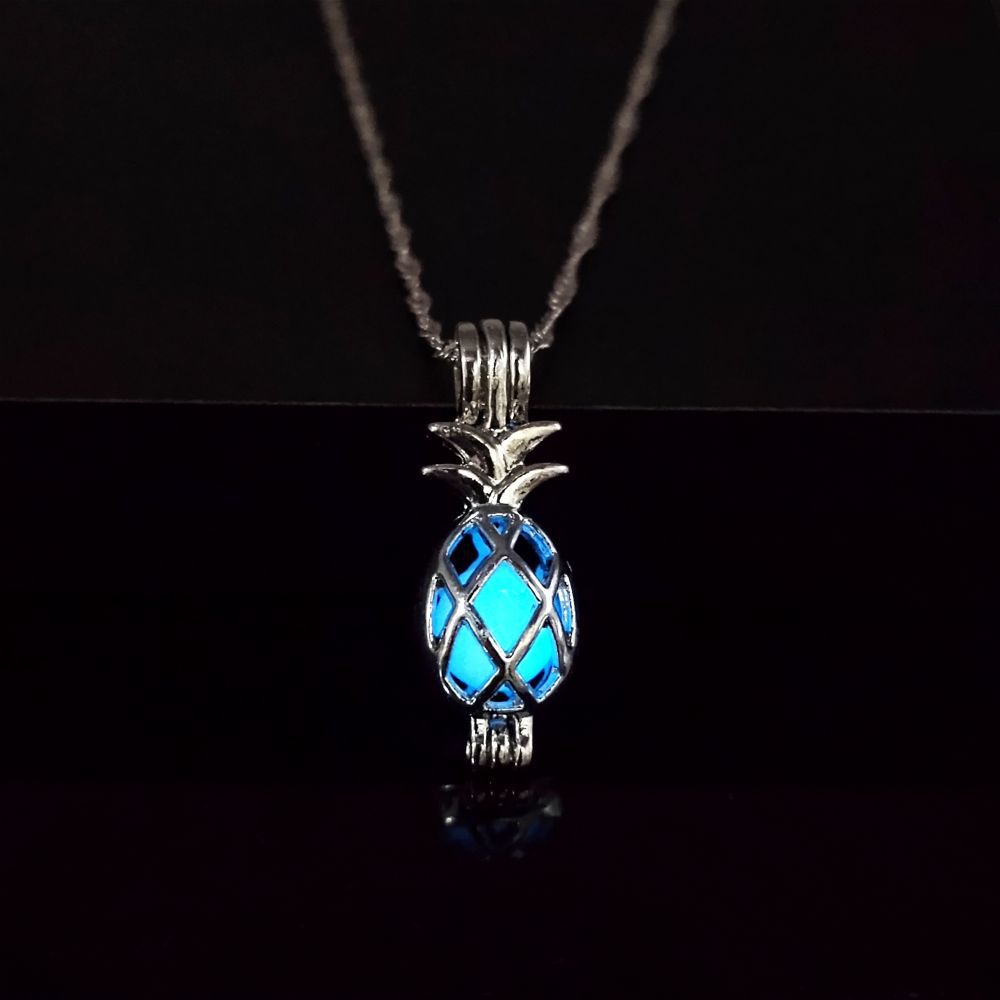 Wholesale  Hollow Pineapple Luminous  Alloy  And Fluorescent Stone Necklace