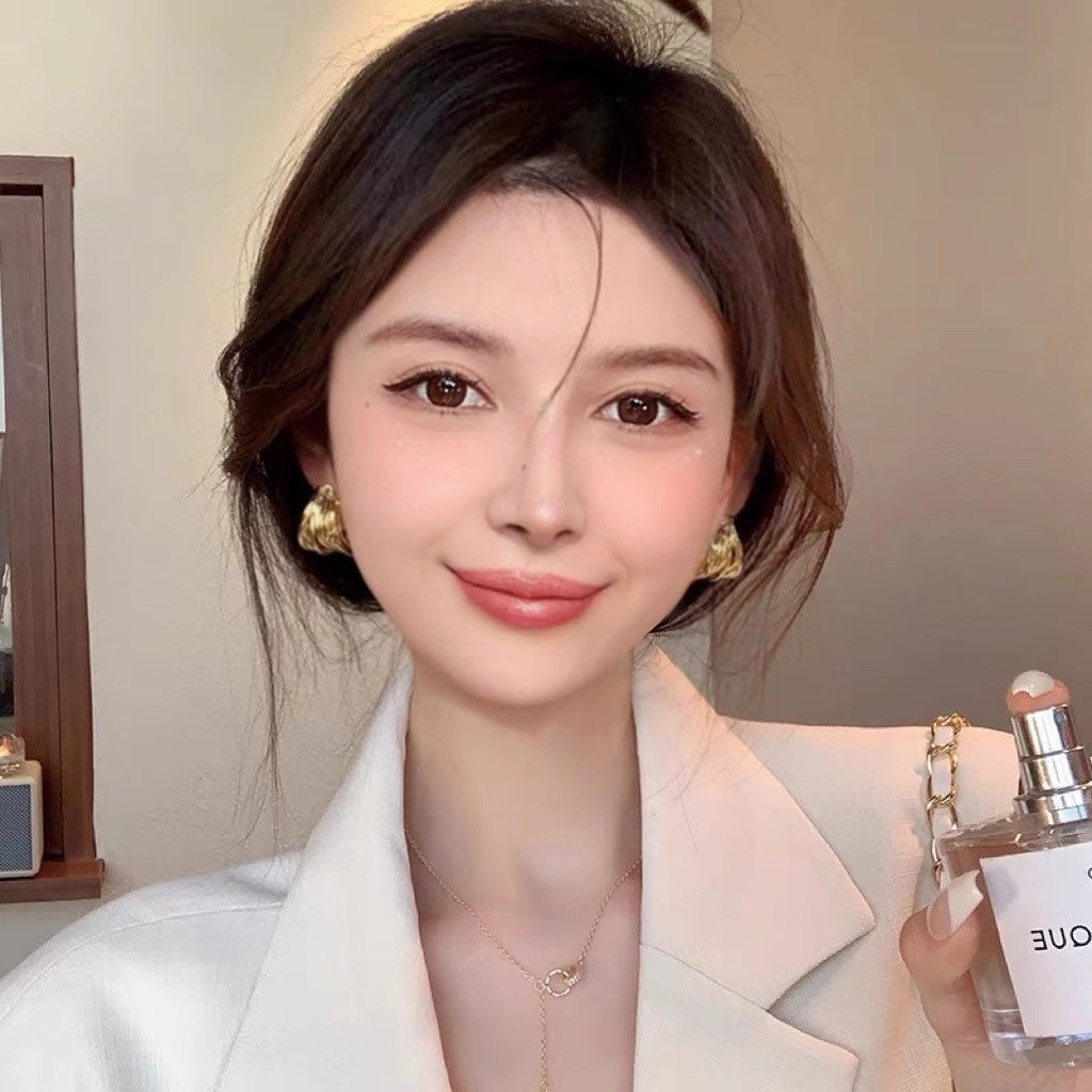 Wholesale Wrapped C-shaped fashionable earrings