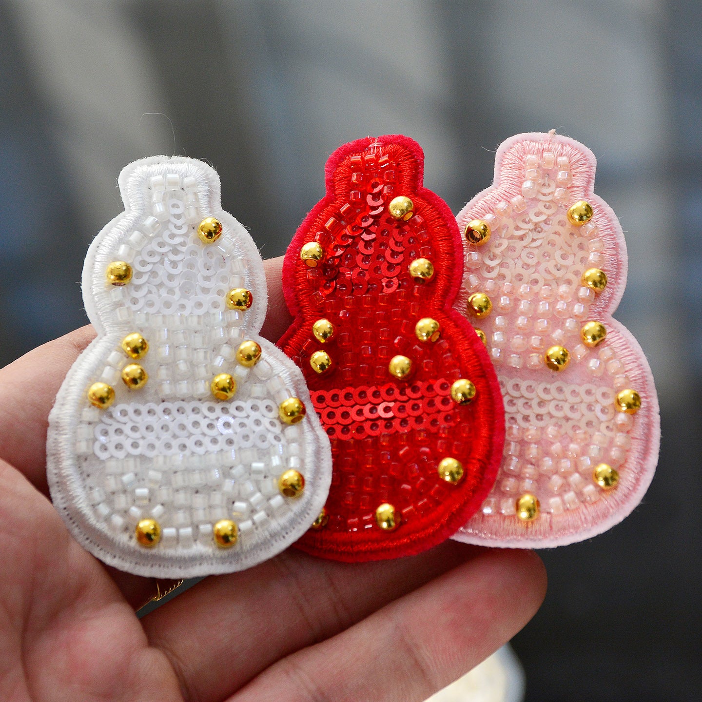 Wholesale Decorative Gourd Shaped Crystal Bead Embroidery Patch DIY Craft Supply For Clothing Bags Towels