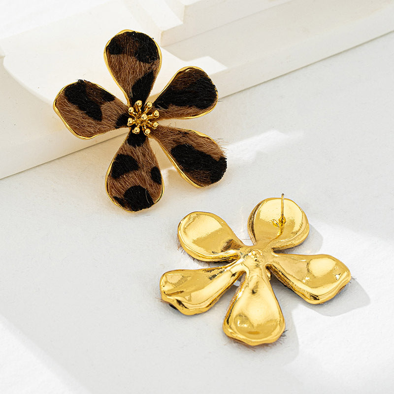 Wholesale Autumn and Winter Plush Leopard Flowerity Unique Design All-match Daily Earrings