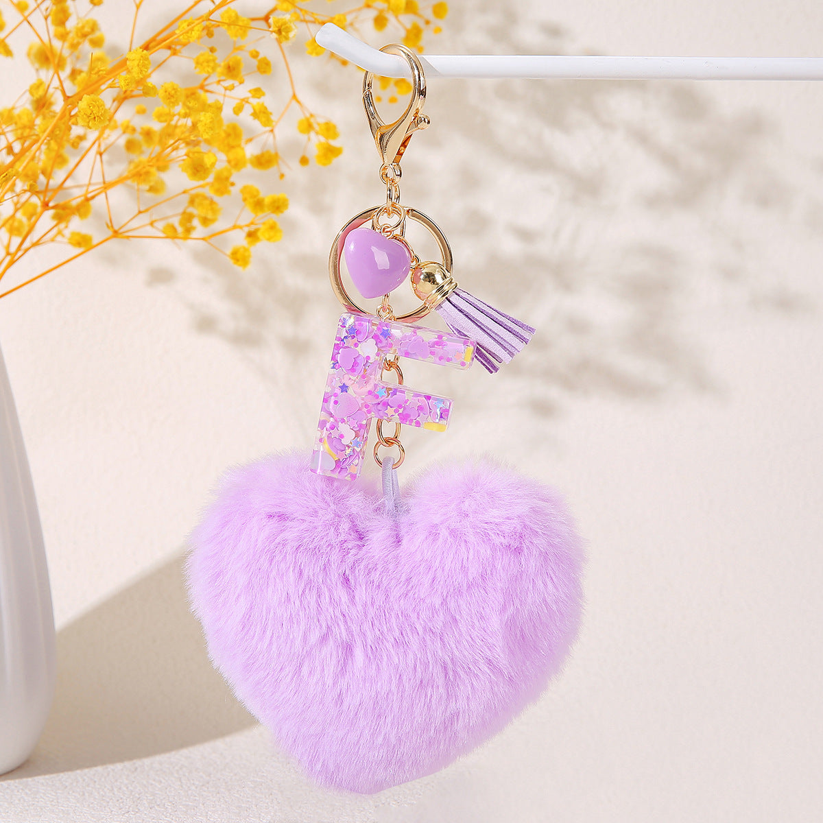 Wholesale in stock Love Shape Hair Ball Letter Keychain Wholesale Glue Sequins 26 Letter Key Ring Girl Backpack Decoration