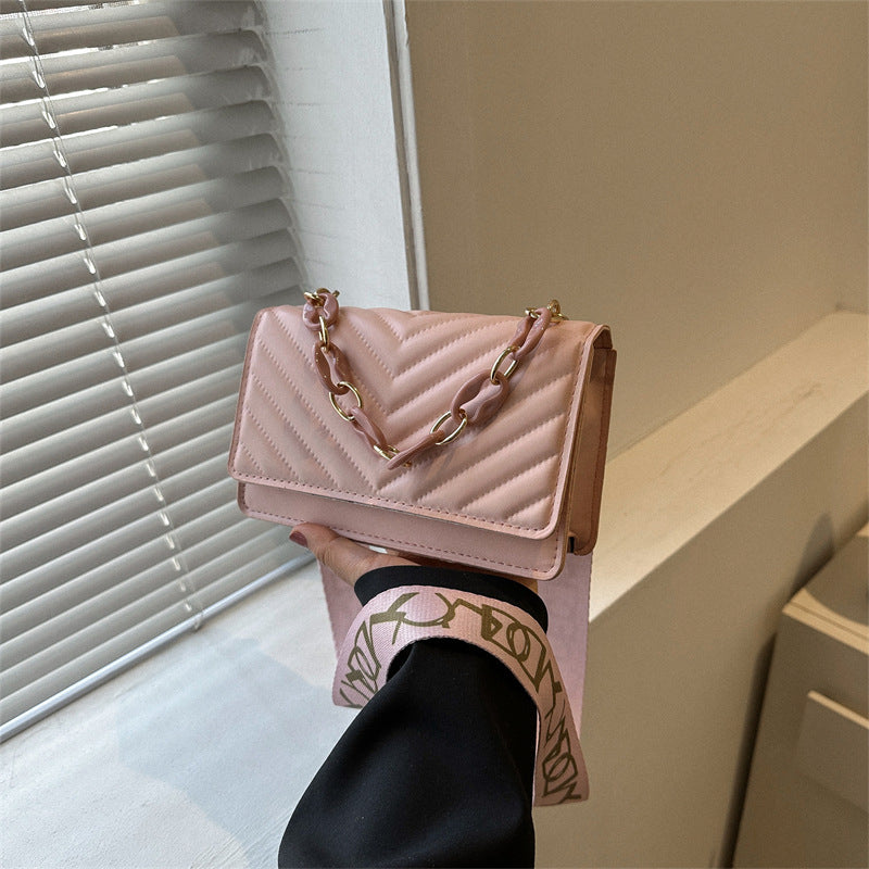 Wholesale Simple and Fashionable Wide Band Letter Shoulder Small Square Bag
