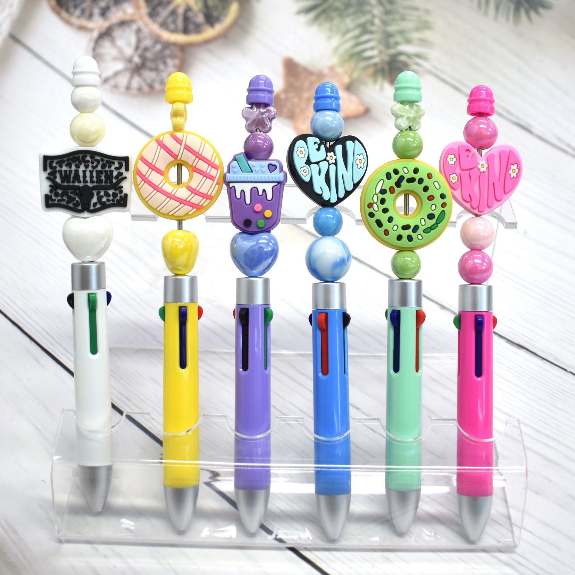 Wholesale  Random 100pcs/pack   Cartoon Bee   Focal Beads