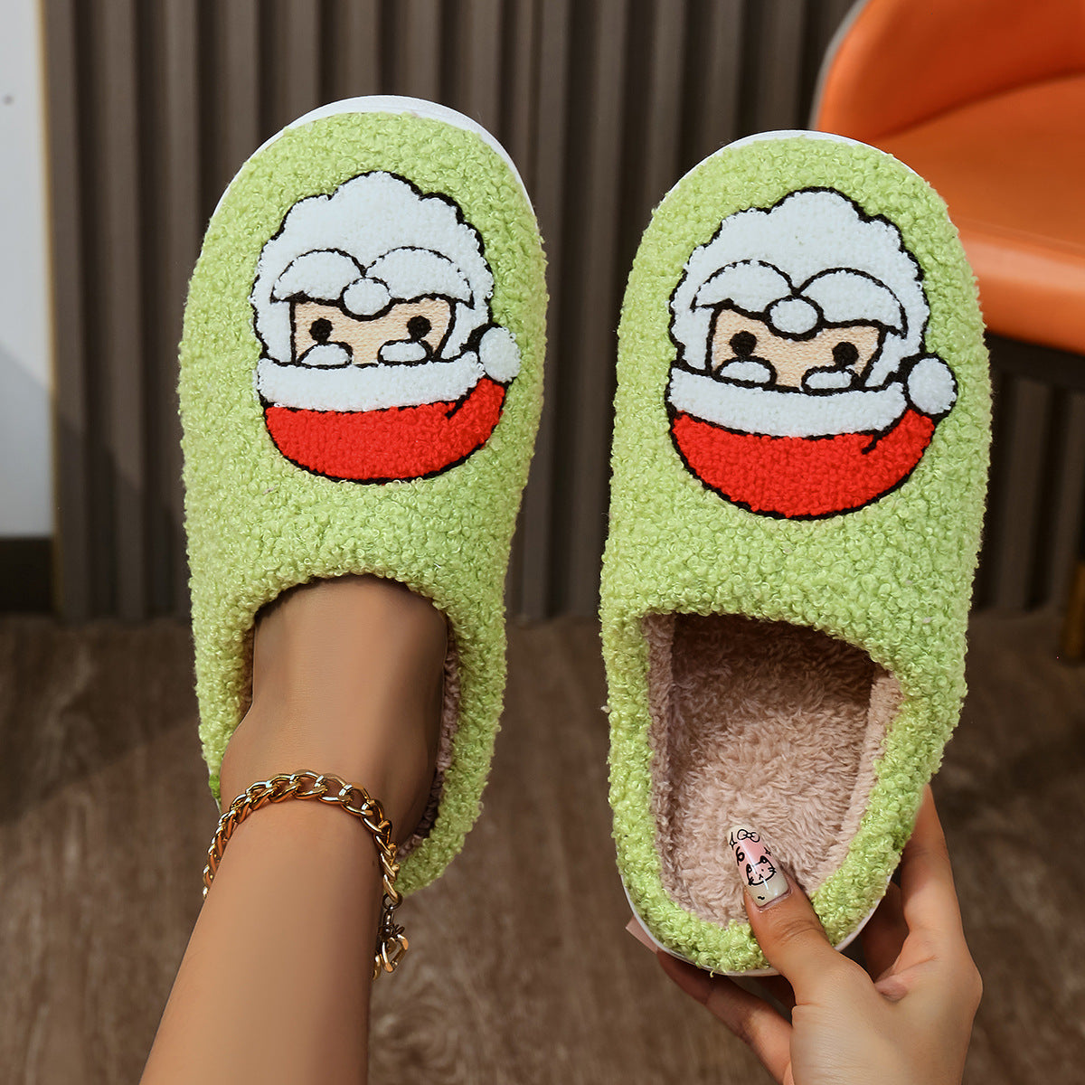 Wholesale Christmas Series Home Interior Soft Bottom Silent Warm Autumn/Winter Slippers