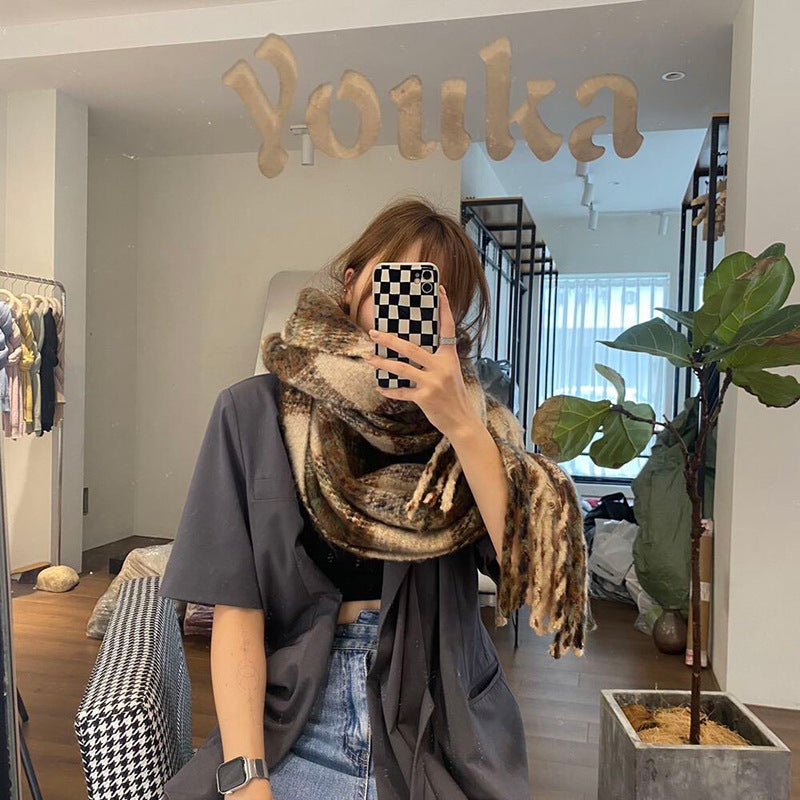 Wholesale Autumn and Winter Thickened Warm Contrasting British Plaid Scarf