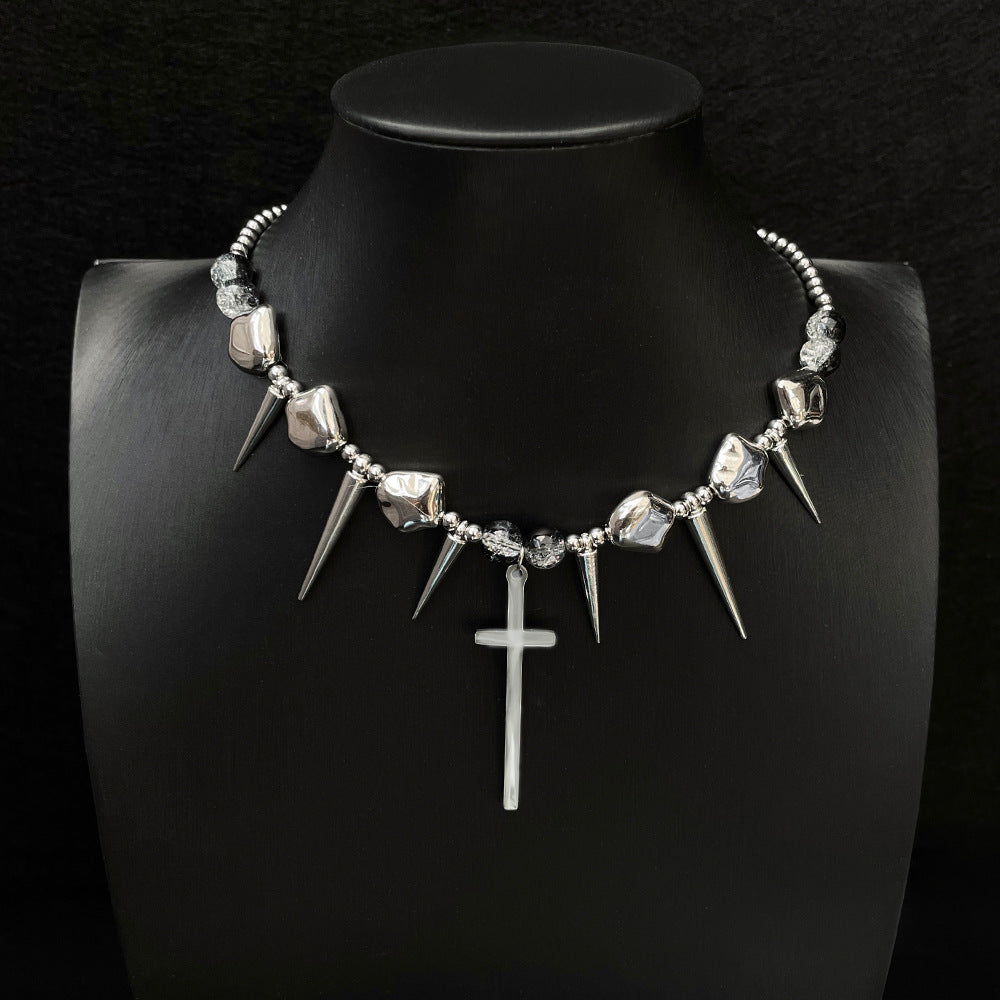 Wholesale Cross rivet exaggerated punk necklace clavicle chain hip hop necklace