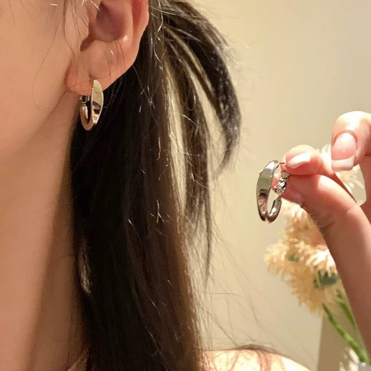 Wholesale Geometric oval high-end cool style earrings