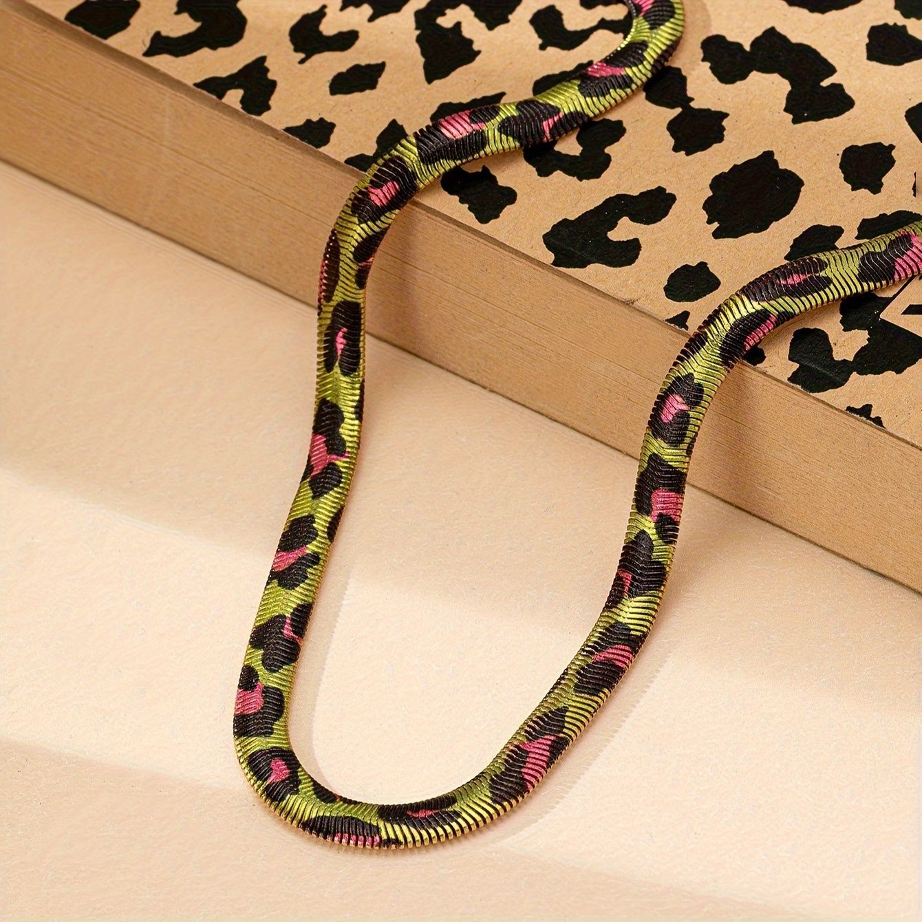 Wholesale Leopard Print Retro Fashion Necklace Alloy Jewelry Accessory Everyday Gift