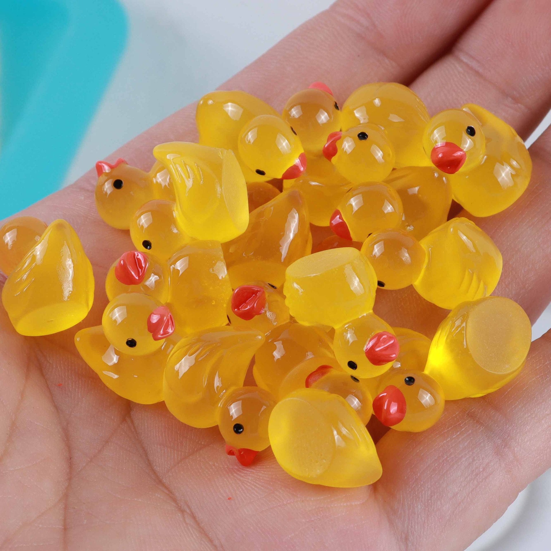 Wholesale 20pcs Wholesale Resin Glow-in-the-dark Cartoon Three-dimensional Duckling DIY Car Key Chain Decoration