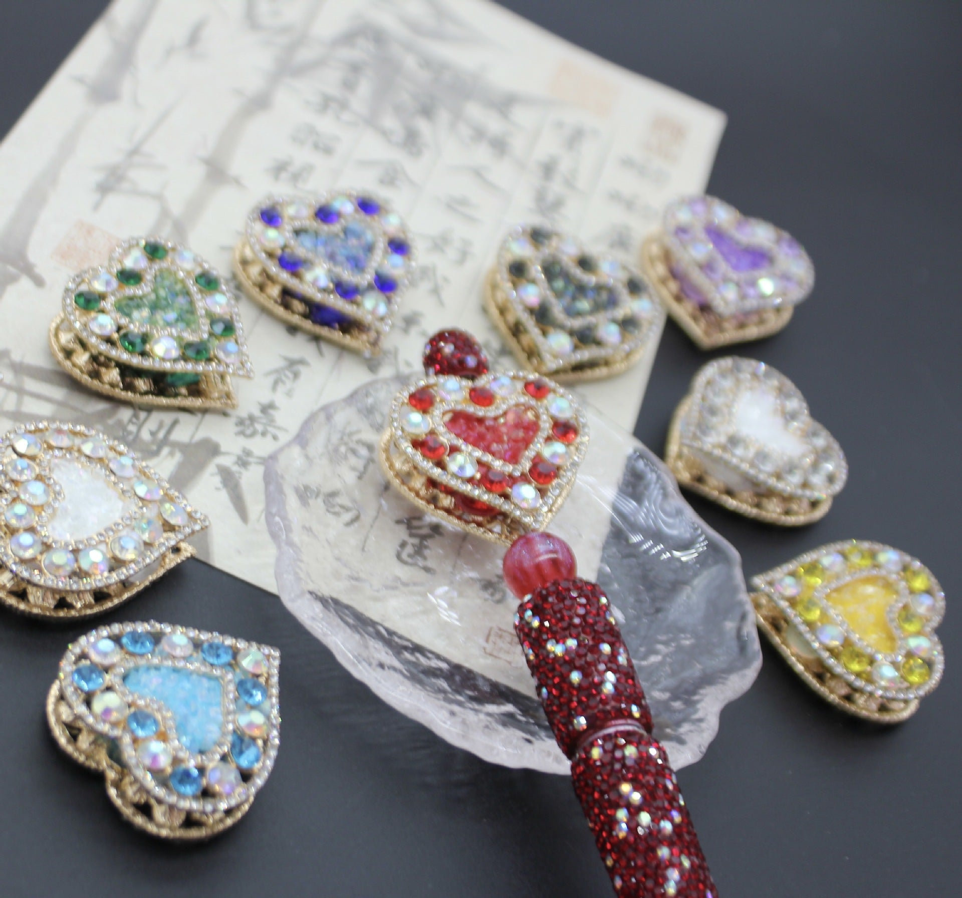 Wholesale Double-sided hollow heart inlaid with diamond crushed pink crystal straight hole beads