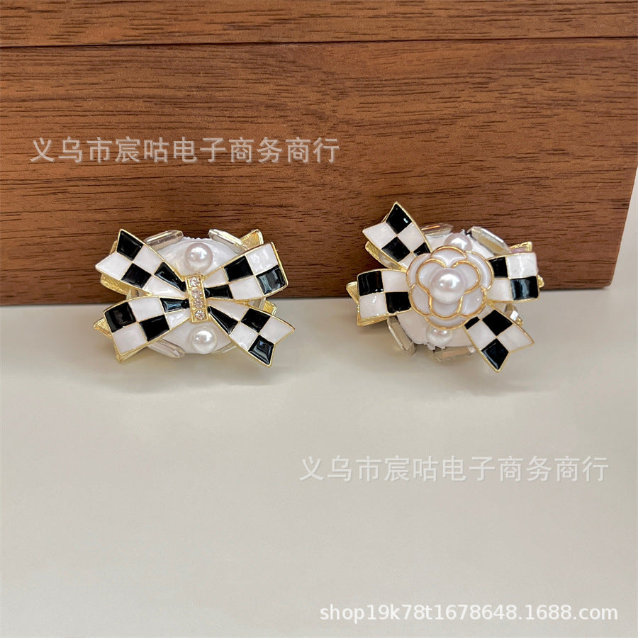 Wholesale Black and White Checkerboard Bow Square Diy Beads