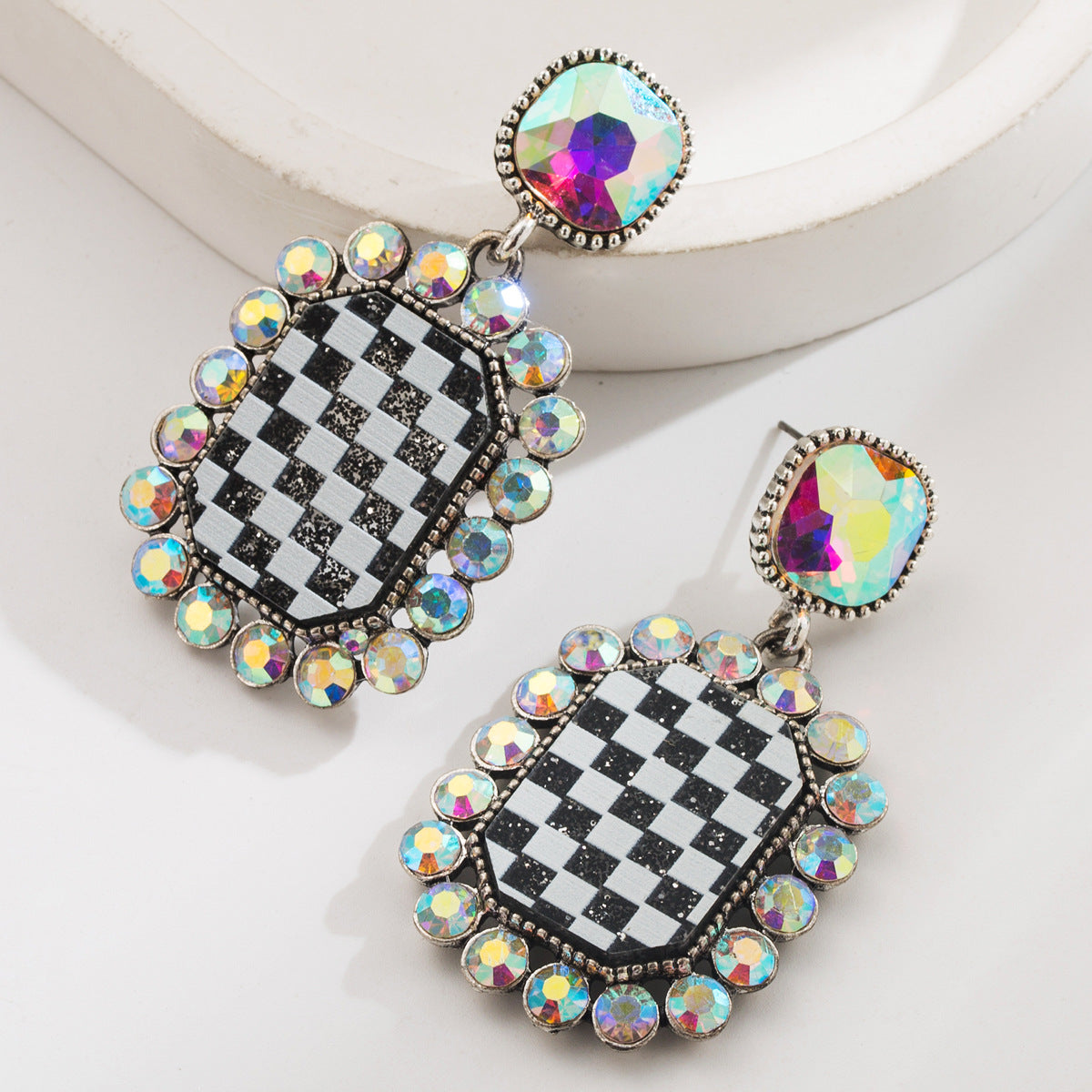 Wholesale Women' s alloy square stud earrings with diamond lattice