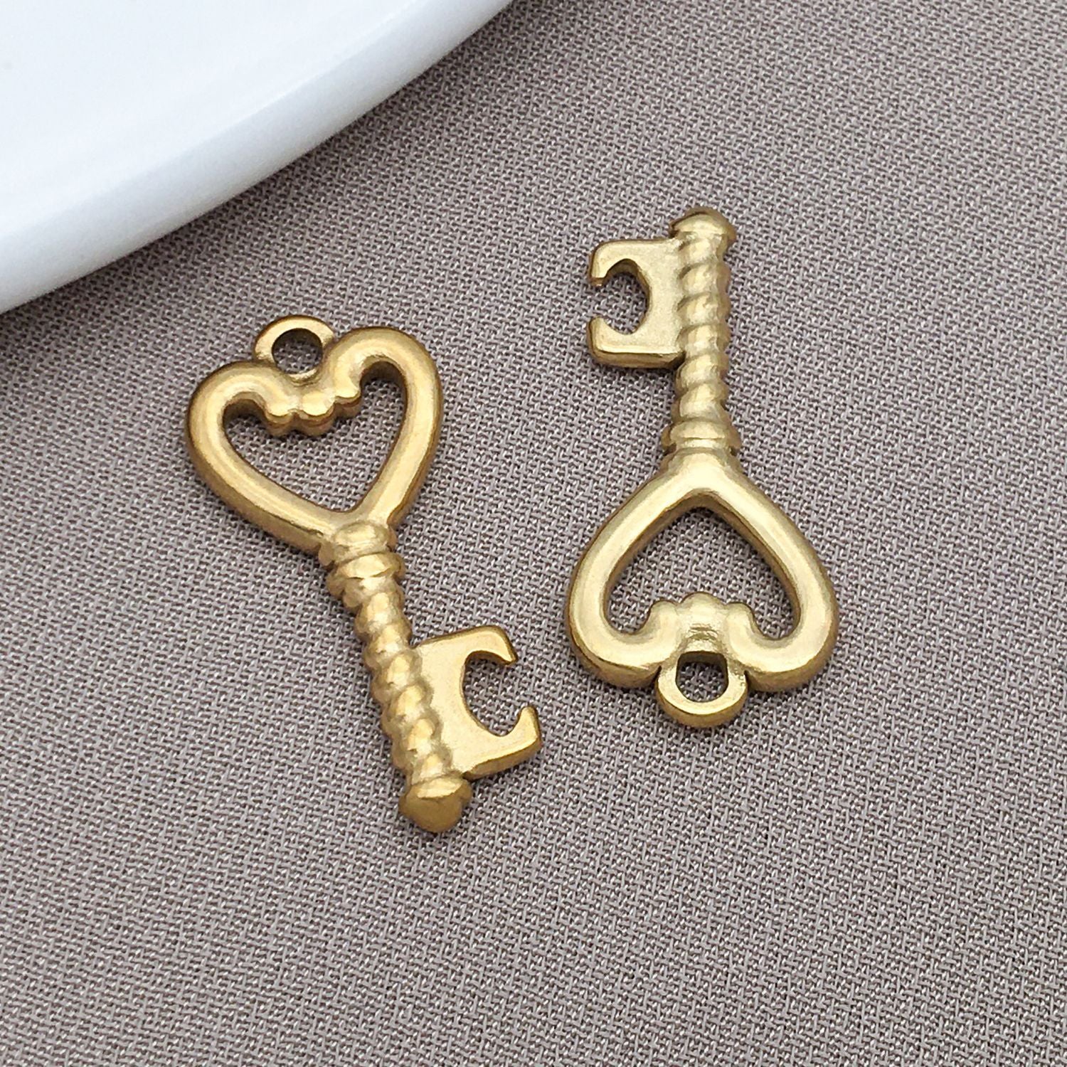 Wholesale Smooth Love Key Love Lock Stainless Steel Pendant