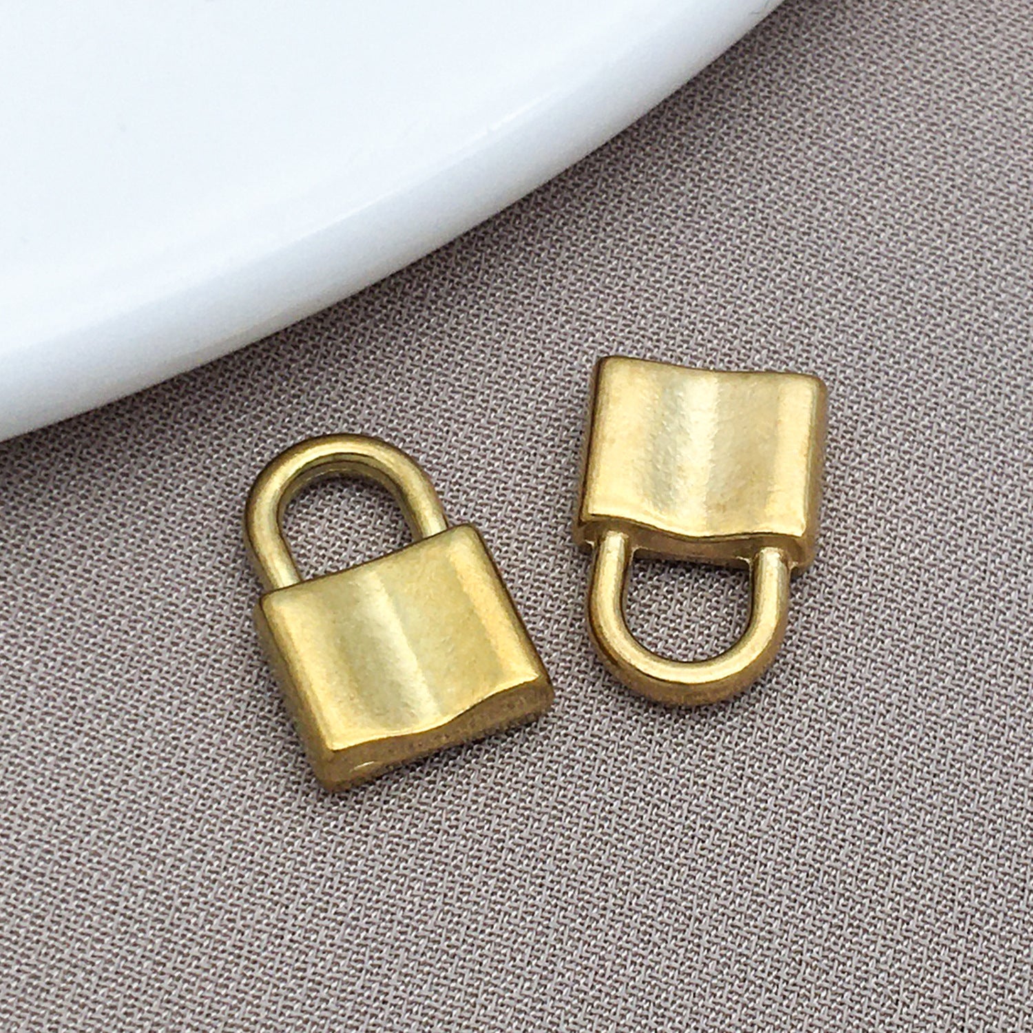 Wholesale Smooth Love Key Love Lock Stainless Steel Pendant