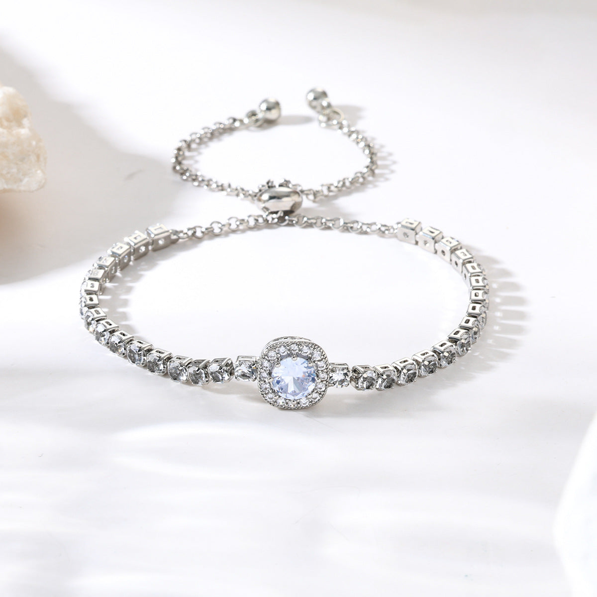 Wholesale rose gold love zircon bracelet simple alloy diamond ladies bracelet