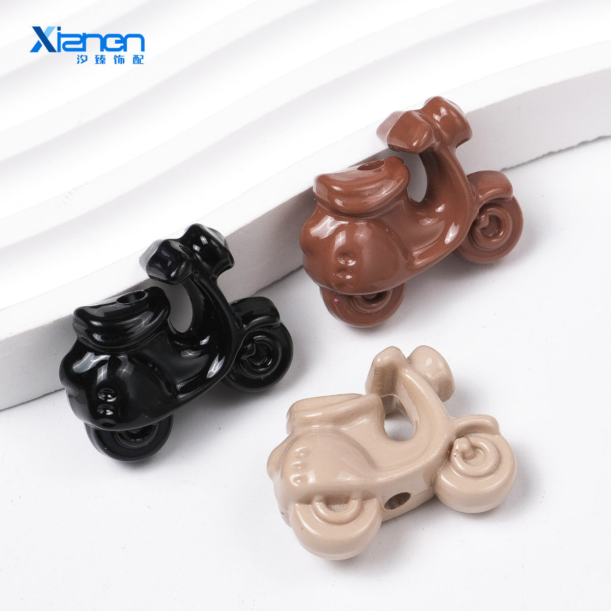 Wholesale of 100PCS/PACK Cartoon Small Motorcycle Perforated Paint Motorcycle Resin Beads
