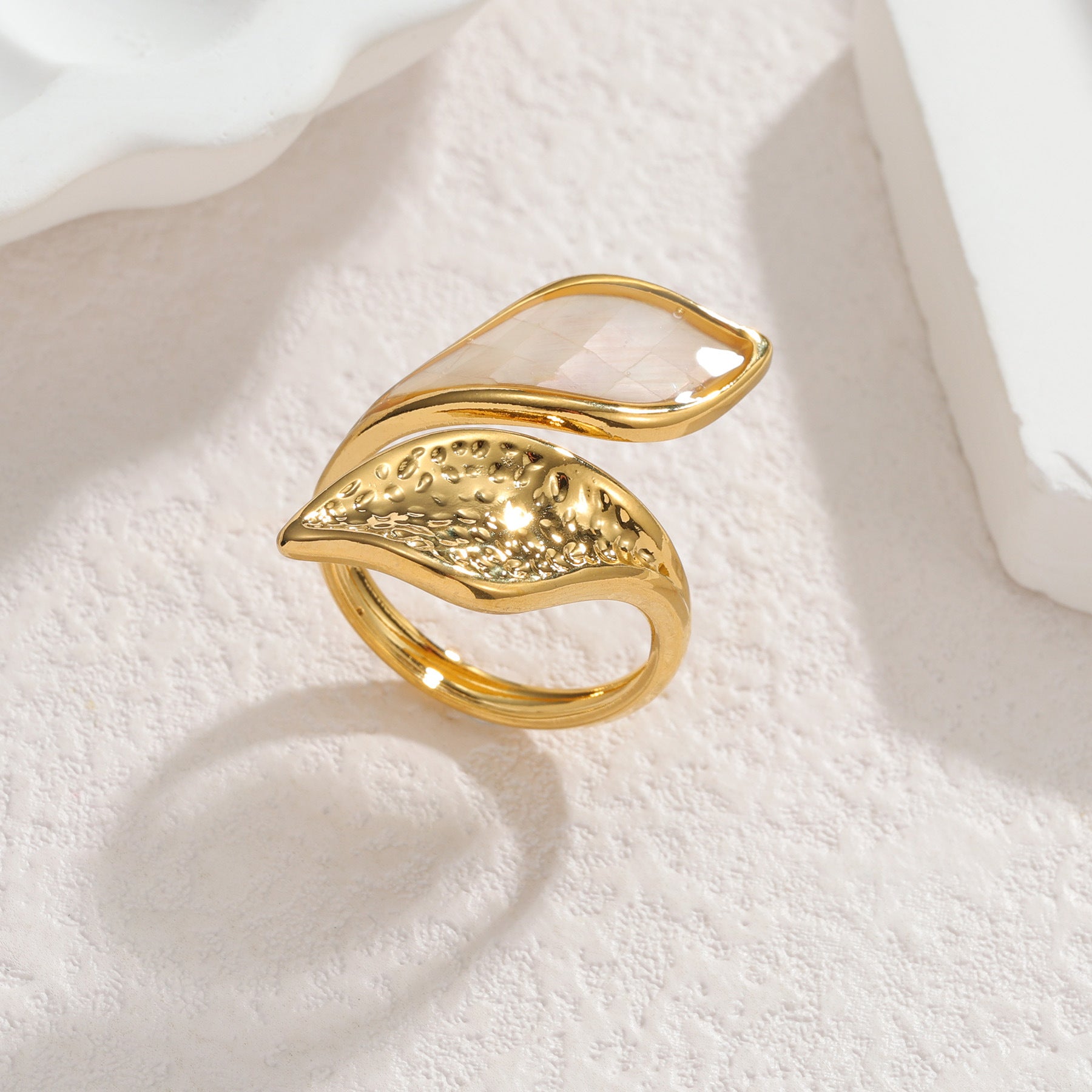 Wholesale French Retro Irregular Geometric Shell Inlay Ring For Women Trendy Stainless Steel Finger Ring Boutique Resale Accessory Gift
