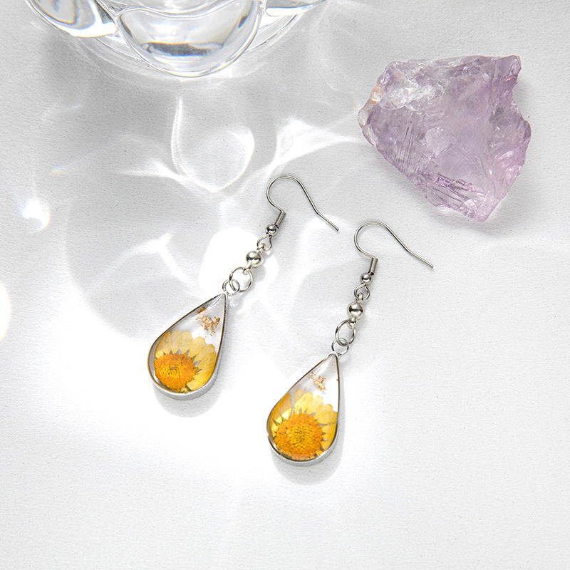 Wholesale 6pcs Fashion Teardrop-shaped Moonflower Dried Flower Earrings