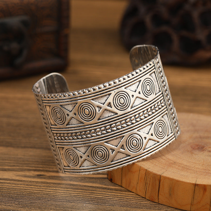 WholesaleCarved Pattern Bohemian Bracelet