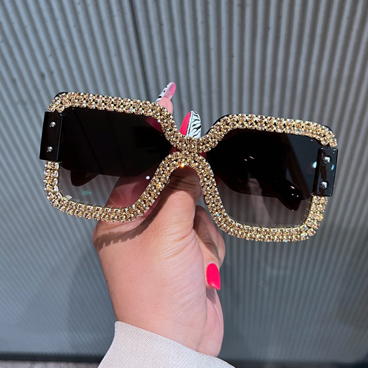 Wholesale Frameless integrated square diamond inlaid sunglasses