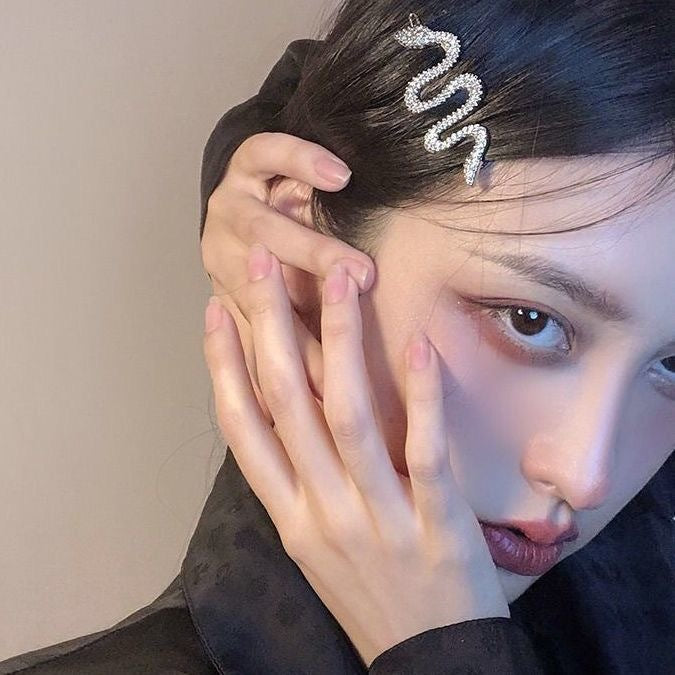 Wholesale retro creative silver snake hairpin