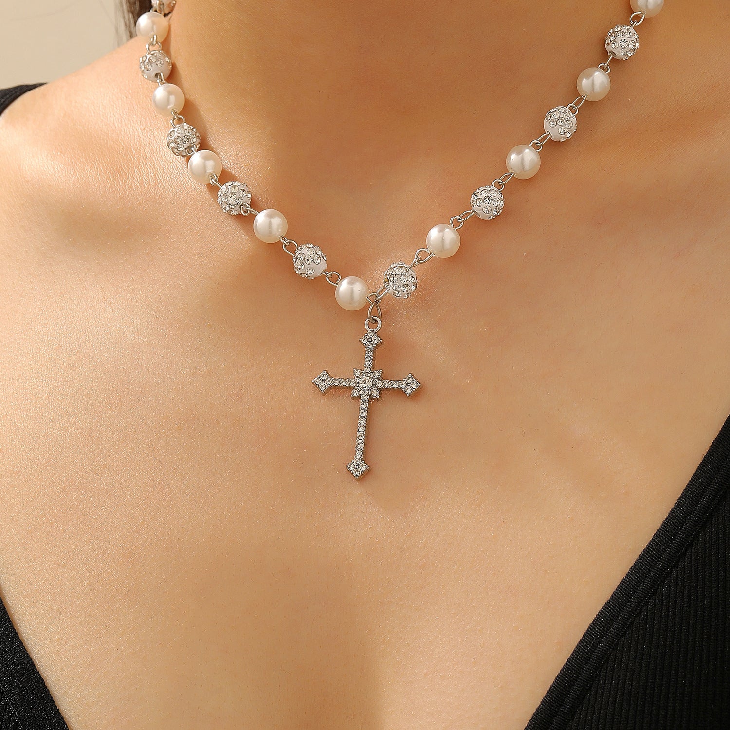 Wholesale Zinc Alloy Gothic Cross Pendant Necklace Punk  Design Electroplated Finish Fashion Jewelry Gift For Women