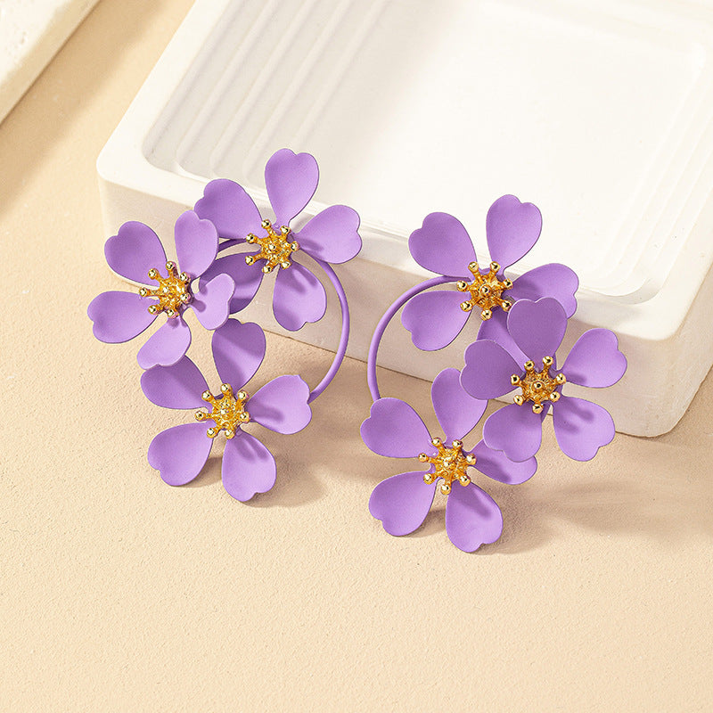 Wholesale Retro Camellia Flower Earrings For Women White Alloy Fashion Jewelry Accessory Everyday Wear Gift