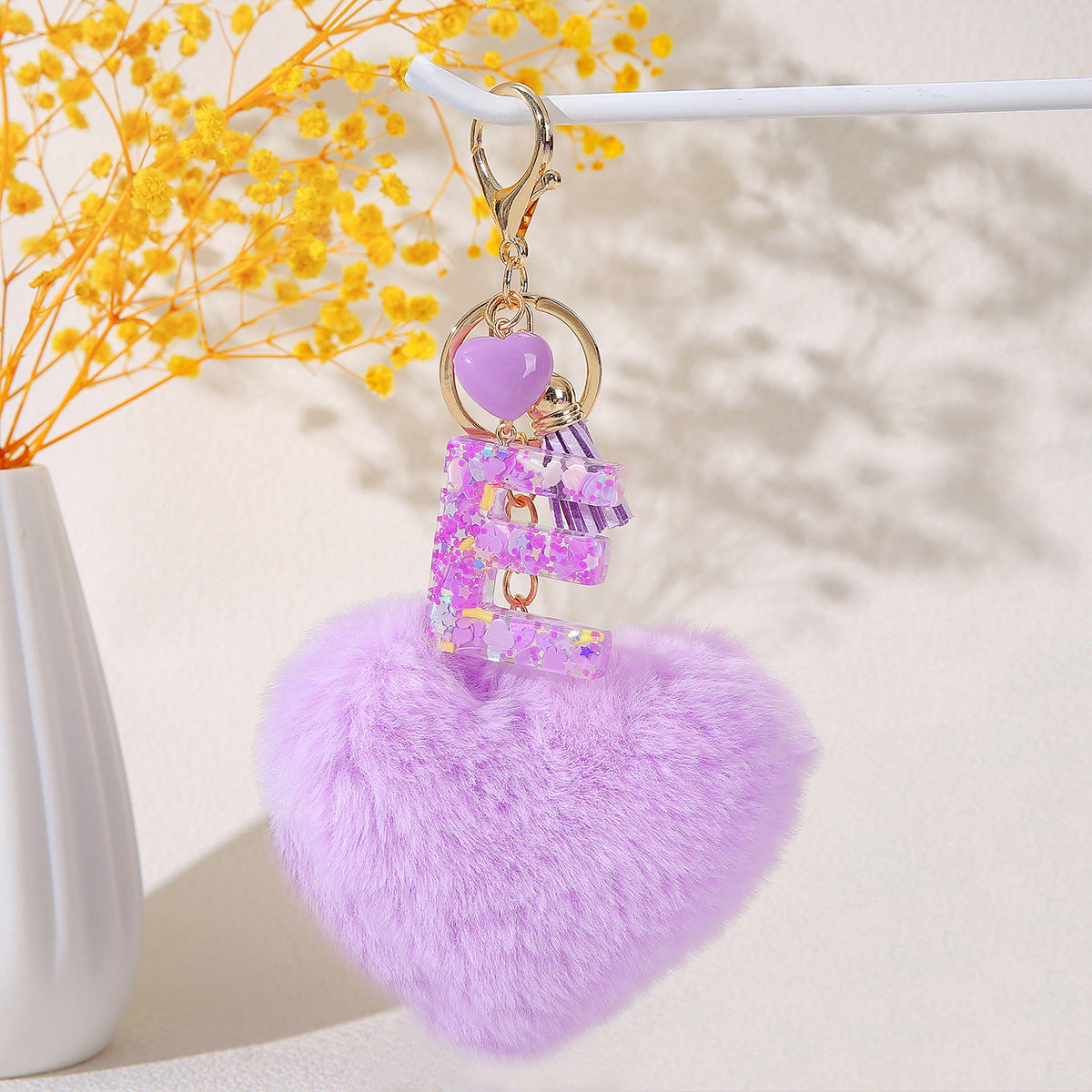 Wholesale in stock Love Shape Hair Ball Letter Keychain Wholesale Glue Sequins 26 Letter Key Ring Girl Backpack Decoration