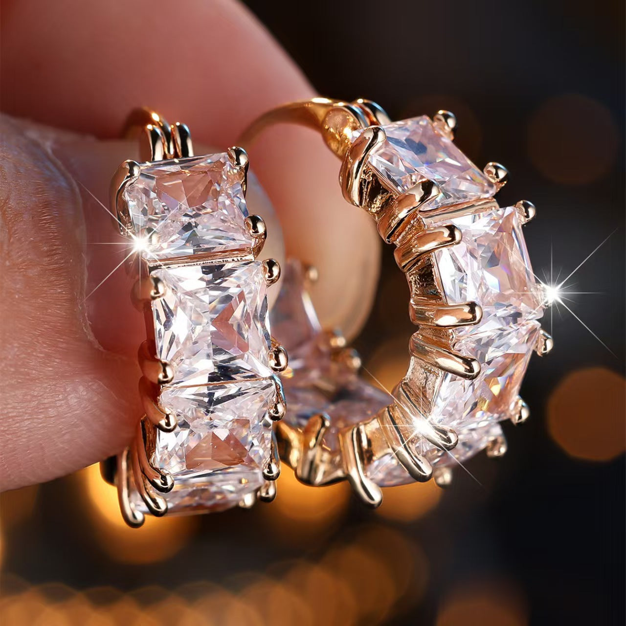 Wholesale Modern Black Zircon Geometric Ear Hoops Electroplated Alloy Fashion Accessory Party Gift Boutique Resale