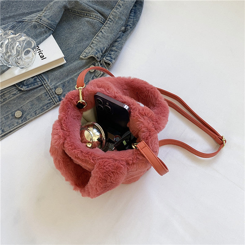 Wholesale Autumn and Winter Plush Crossbody Handbags