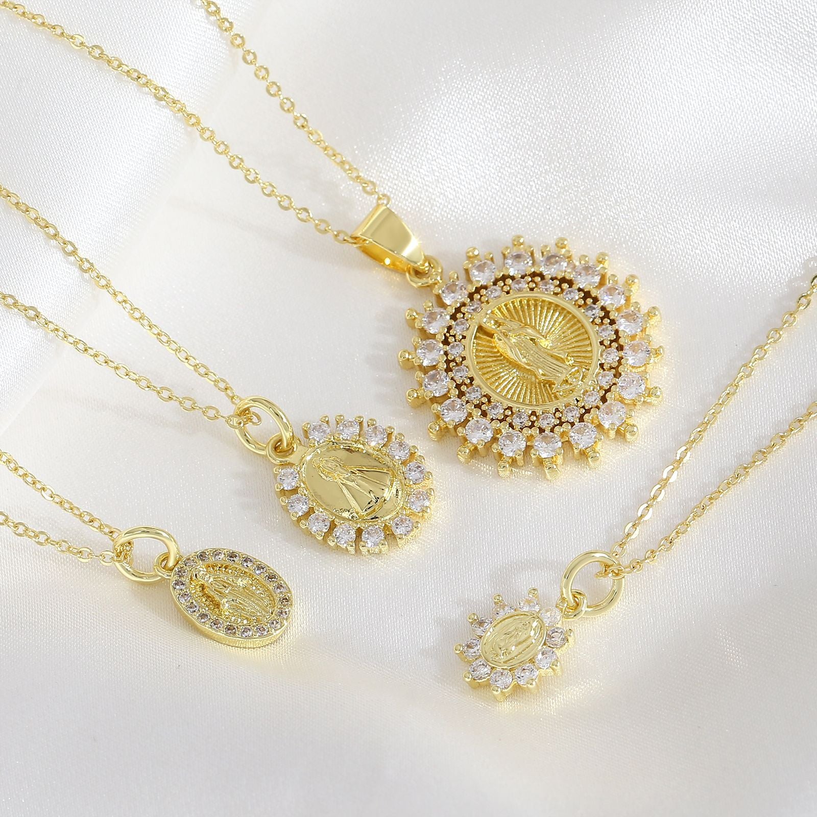 Wholesale Diamond encrusted round card character choker necklace