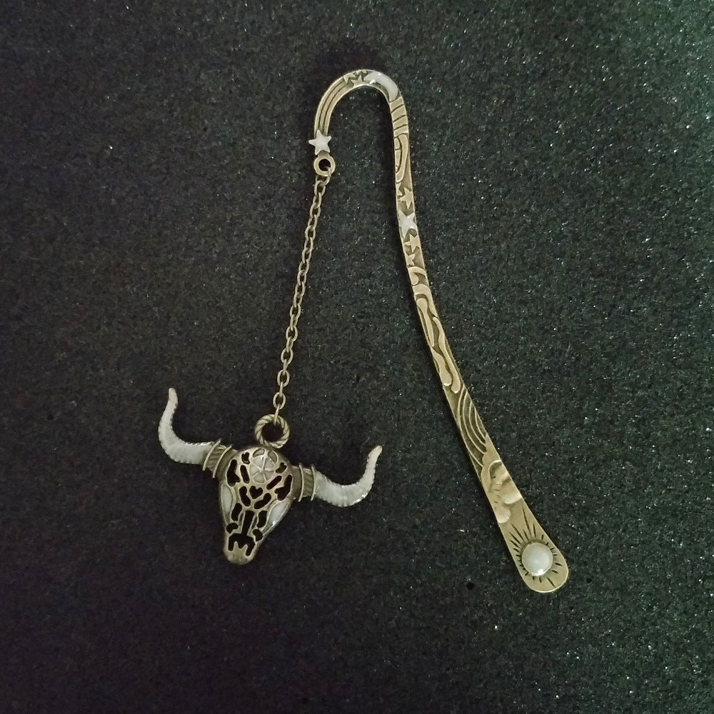 Wholesale Luminous Retro Bullhead Luminous Metal Bookmark