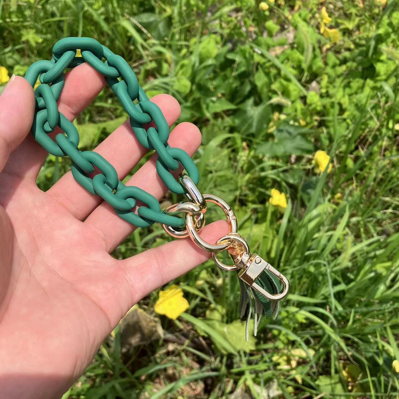 Wholesale Acrylic Colorful Bracelet Keychain