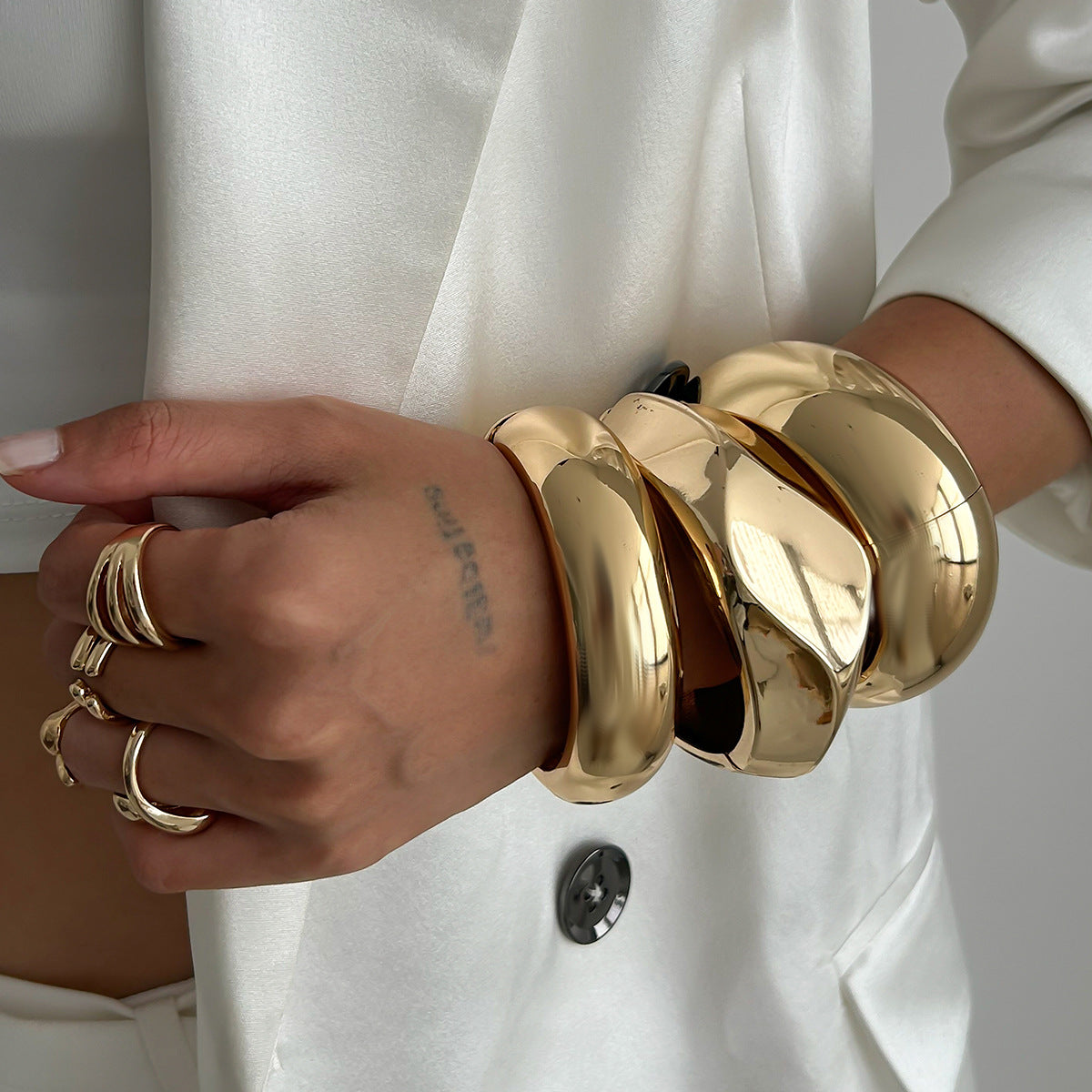 Wholesale exaggerated faceted geometric bracelet