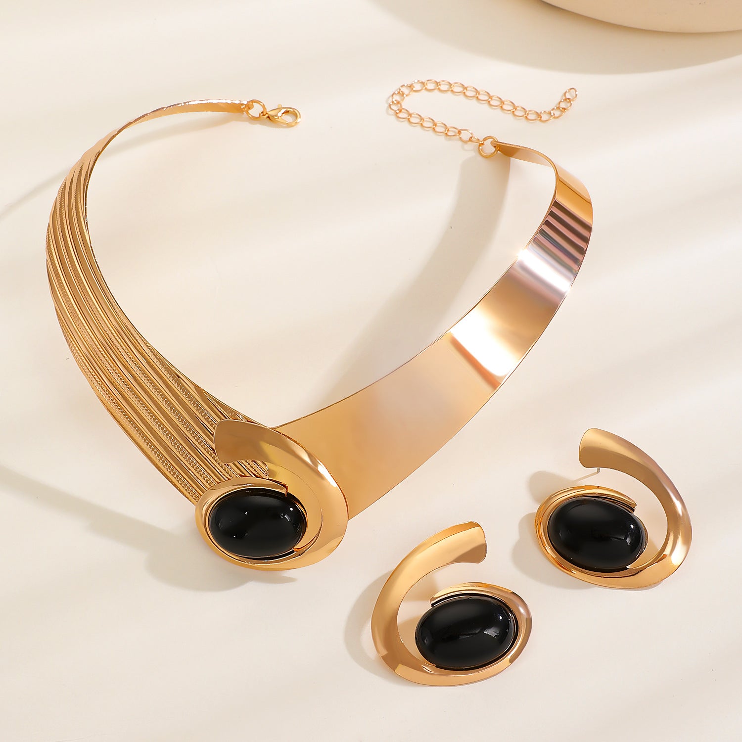 Wholesale Women S Gold Tone Oval Spiral Swirl Jewelry Set Necklace Earrings Bracelet Ring Chic Everyday Fashion Accessory For Boutique Resale
