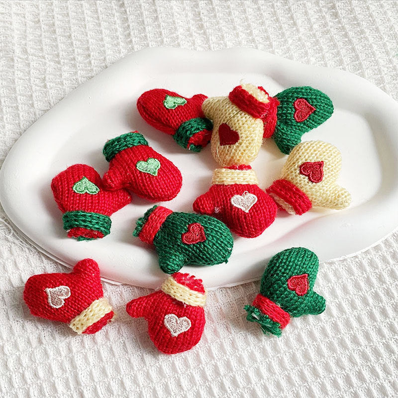 Wholesale Christmas DIY Wool Mini Knitted Finger Hat Doll Accessories