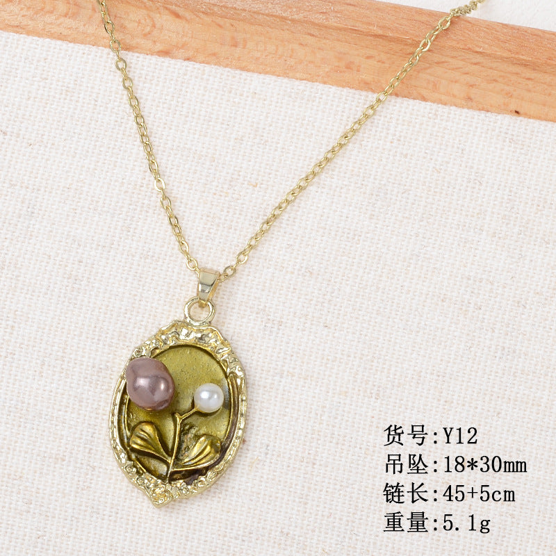 Wholesale retro oil painting style baroque pearl flower alloy necklace