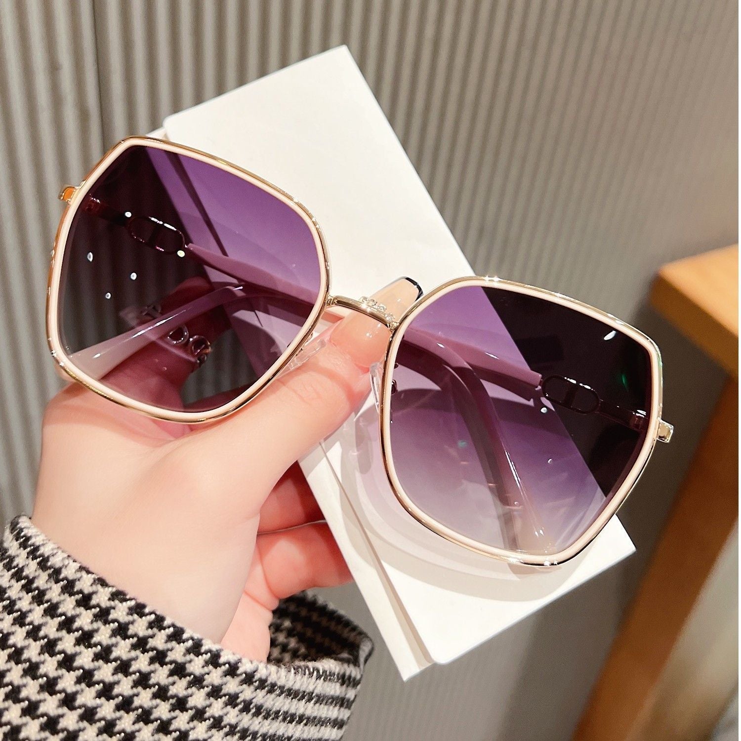 Wholesale Gradient color sunglasses UV protection